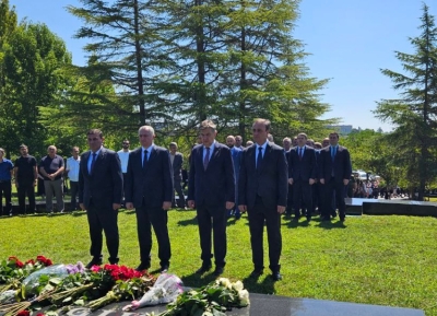 Руководство Абхазии почтило память первого президента Владислава Ардзинба