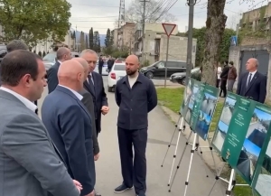 Бадра Гунба и Сергей Кириенко обсудили ход реконструкции улично-дорожной сети Абхазии