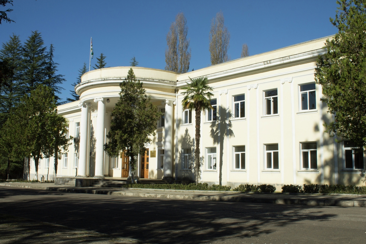 В Ткуарчалское районное собрание избрано 15 депутатов      