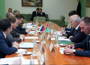 Алиас Лабахуа и Владимир Ивин обсудили актуальные вопросы взаимодействия таможенных органов Абхазии и России