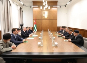 Бадра Гынба: Ҳара шәышықәсақәа иргәылганы иааҳгоит ҳаилибакаара, ҳкультурабжьаратә еимадарақәа. Ари Афорум иаанарԥшит ҳадгьыл еснагь гәаартыла асасцәа шаднакыло, акультурабжьаратәи аконфессиабжьаратәи еимадара арҿиара ишацхраауа.