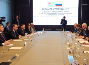 Владимир Делба: Абхазия стремится к расширенному взаимодействию со всеми субъектами Российской Федерации