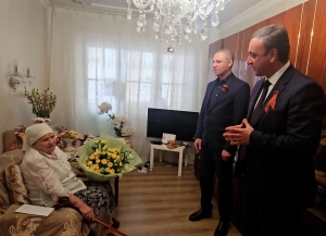 Владимир Делба поздравил ветерана Великой Отечественной войны Марию Косолапову с Днем Победы