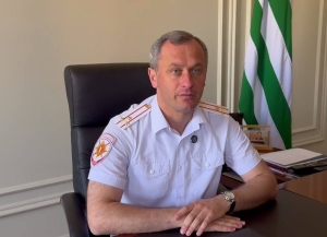 Аҳәынҭавтоинспекциа аусзуҩцәа цәыббрамза раԥхьатәи амшқәа рзы аҵарашықәс алагара инамаданы ашколқәа рааигәара русура дырӷәӷәоит.