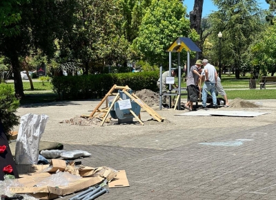 В парке перед столичной администрацией появятся новые детские площадки