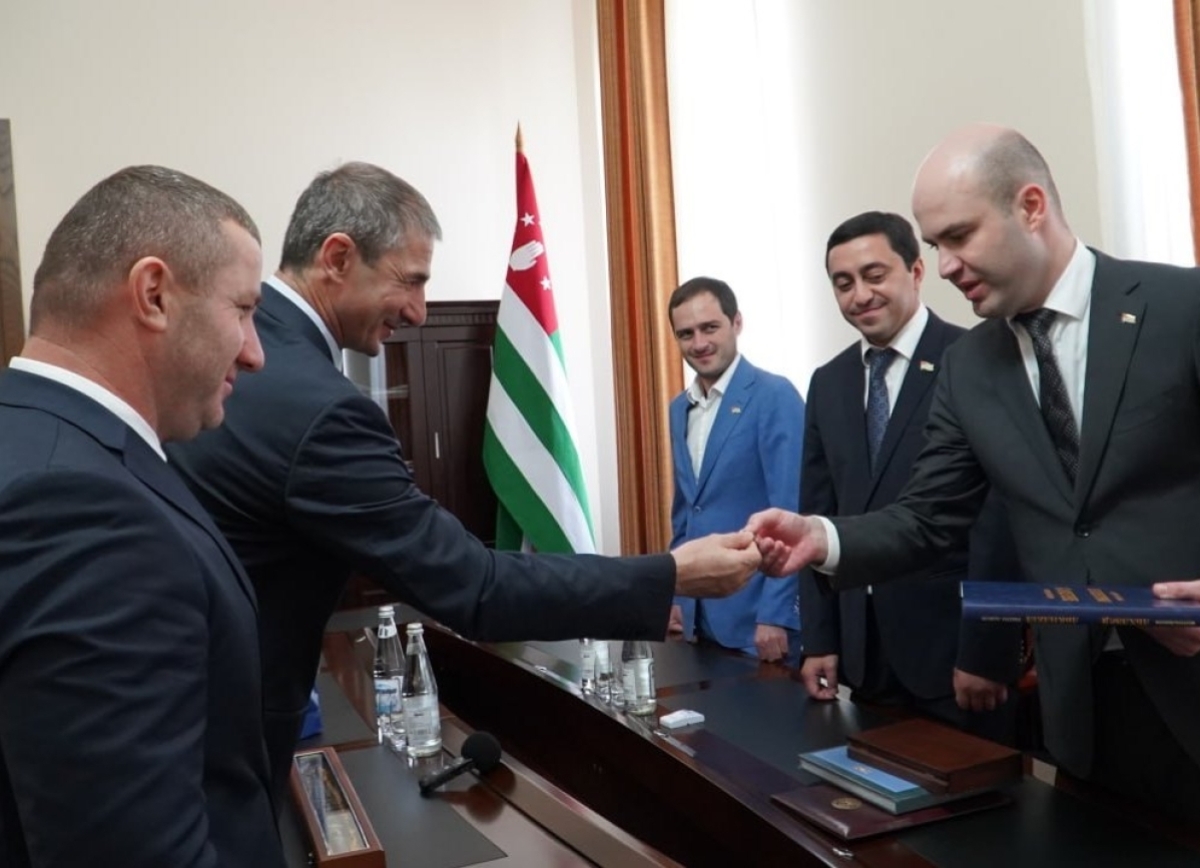 Лаша Ашуба встретился с делегацией Южной Осетии