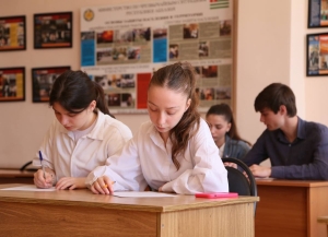 Аԥснытәи ааҩык абитуриентцәа Урыстәыла Иҷыдоу Аҭагылазаашьақәа рзы Аминистрра апрофилтә ҵараиурҭақәа ирҭалеит.