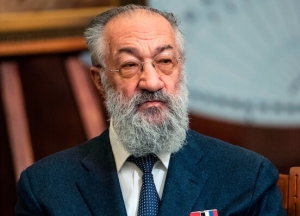 Аслан Бжания выразил соболезнования родным и близким Артура Чилингарова