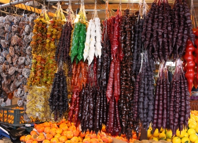 Что везут туристы из Абхазии: от деликатесов до турецких сладостей