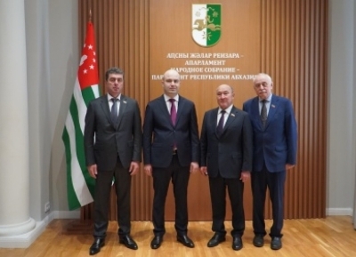 Лаша Ашәба Ареспублика Ҭаҭарсҭан аделегациа идикылеит.