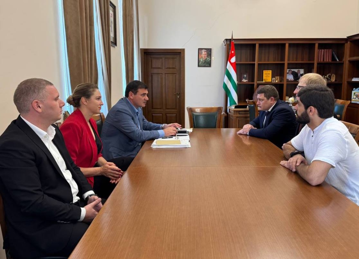 Вице-президент Беслан Бигвава встретился с сотрудником Управления Президента РФ по общественным проектам Павлом Рыжинским