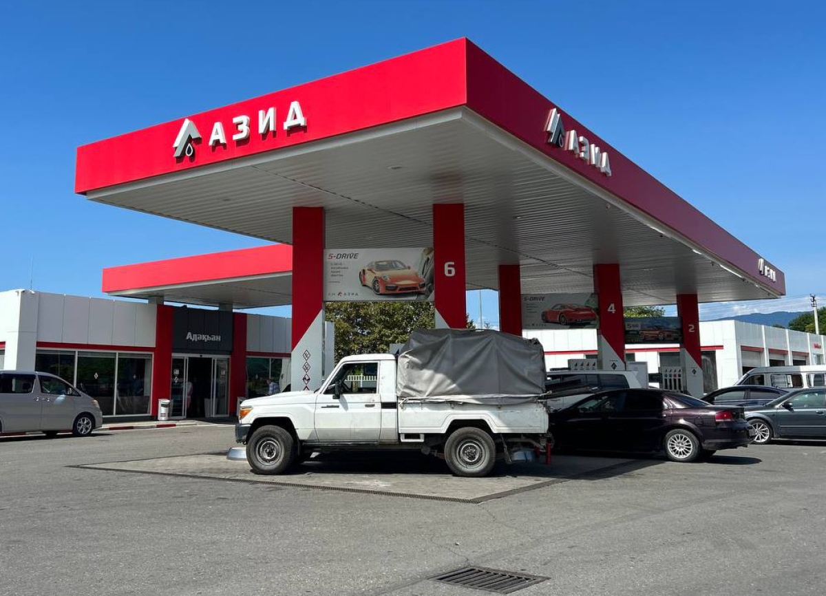 На данный момент проблем с отгрузками нефтепродуктов в Республику Абхазия нет