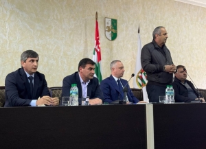 Бадра Гунба представил нового руководителя Очамчырского района      