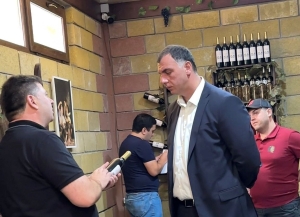 Аҳәынҭстандарт аусзуҩцәа Риҵатәи апарк аҿы иазԥхьагәаҭаз агәаҭара мҩаԥыргеит.