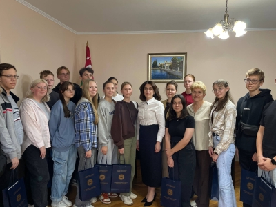 Хана Гунба приняла делегацию из Псковской области