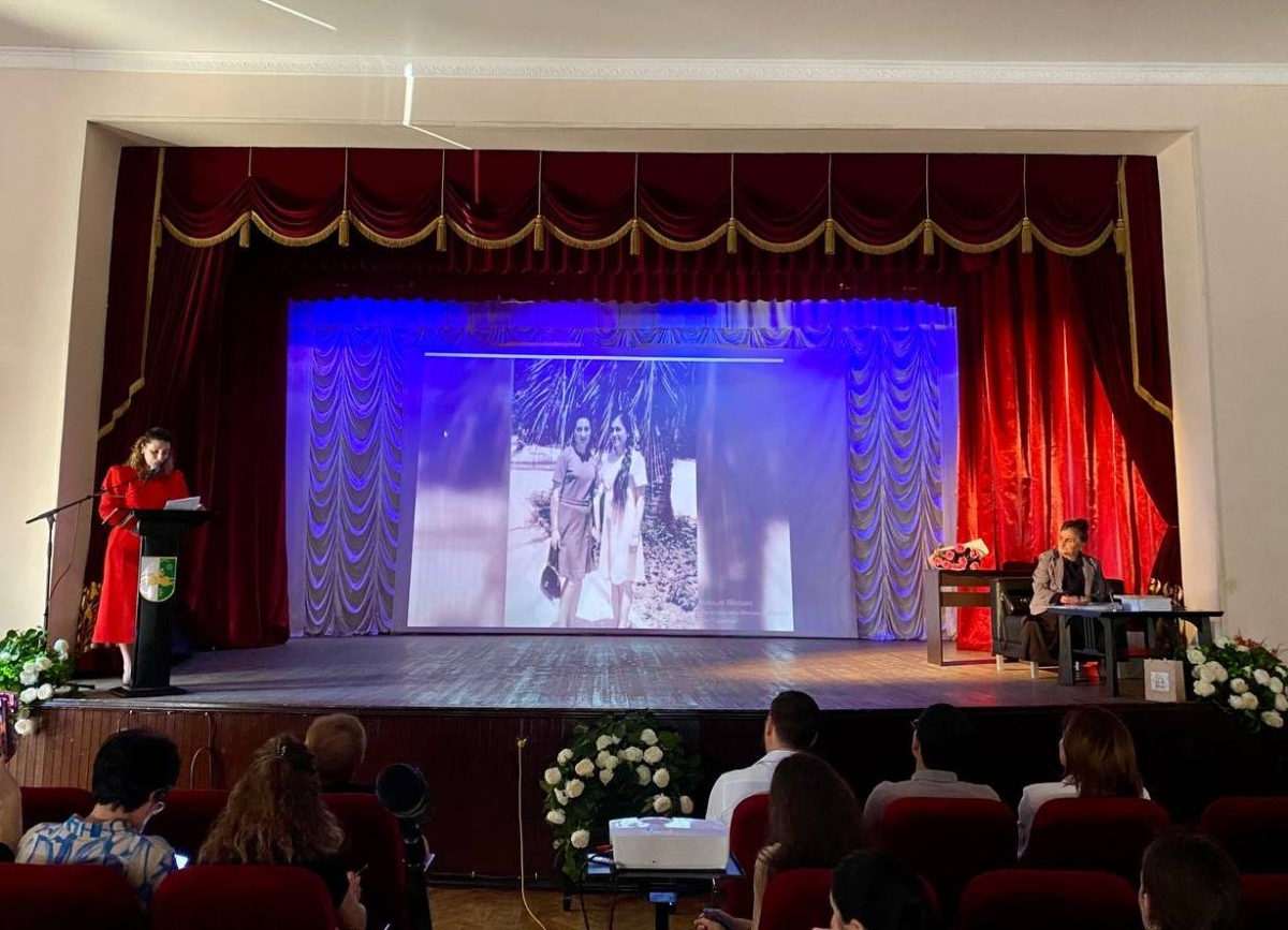 Юбилей поэтессы Беллы Барцыц отметили в гагрском Доме культуры