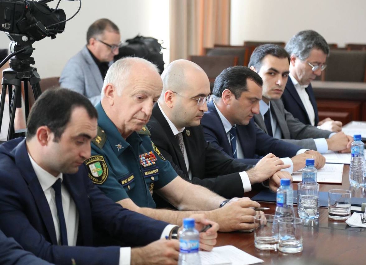 Президент Абхазии поручил правительству разработать меры в сфере социальной политики