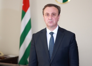 Владимир Делба поздравил работников сферы образования с Днём учителя