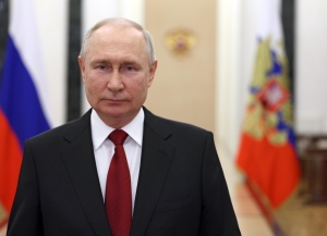 Аслан Бжания поздравил Владимира Путина с днем рождения