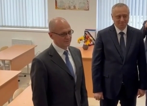 Бадра Гунба и Сергей Кириенко посетили гудаутскую школу №4 имени Героя Абхазии Оскара Гвазава