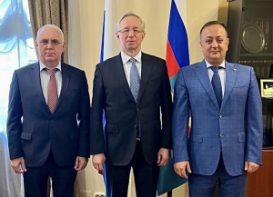 Михаил Галузин встретился с послами Абхазии и Южной Осетии Алхасом Квициниа и Знауром Гассиевым