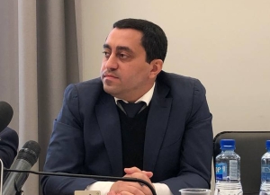 Проект закона &quot;О государственной службе&quot; принял Парламент в первом чтении