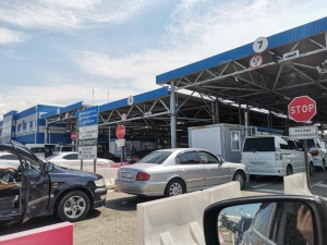 Несовершеннолетним россиянам в возрасте до 14 лет для выезда из страны необходим заграничный паспорт