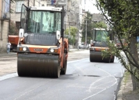 Началось асфальтирование отдельных кварталов улицы Лакоба