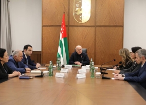 Аслан Бжьаниа «Амилаҭтә интеллектуалтә ҿиара» афонд ахаҭарнакцәа идикылеит.