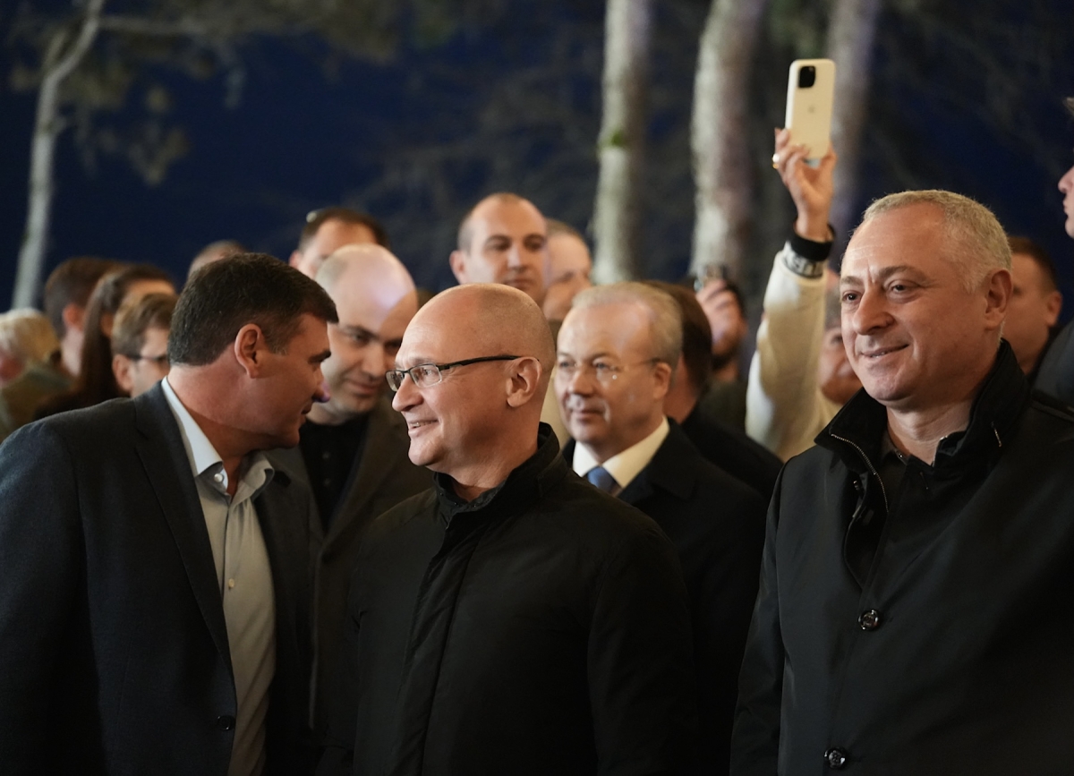 Бадра Гунба и Сергей Кириенко посетили гастрофестиваль на Набережной махаджиров