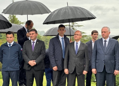 Руководство Абхазии почтило память первого президента Владислава Ардзинба