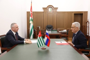 Бадра Гунба встретился с замминистра экономического развития России Сергеем Назаровым