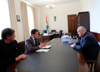 Александр Анкваб принял нового главу Миссии МККК Чынгыза Райымбекова
