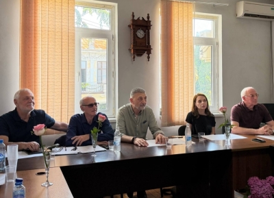 А.Чачба-Шервашиӡе ихьӡ зху Аҟәатәи асахьаркыратә ҵараиурҭаҿы аушьҭымҭацәа рдипломтә усумҭақәа рыхьчеит