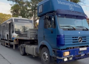 Санкт-Петербургынтәи Аҟәаҟа иаагоуп раԥхьатәи атроллеибус ҿыцқәа ҩба.