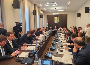 Апарламент адепутатцәа актәи аԥхьарала ирыдыркылеит «Аԥсны Аҳәынҭқарраҟны арҿиаратә индустриақәа рырҿиаразы» азакәан апроект