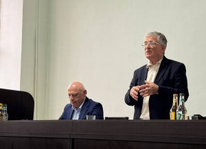 Гәдоуҭатәи араионтә Еизара адепутатцәа, араион ахадас Асҭамыр Аргәын икандидатура шьақәдырӷәӷәеит