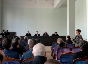 Гәдоуҭа араион ахада инапынҵақәа назыгӡо инапаҵаҟа иҟоу аусзуҩцәа рҿаԥхьа аԥхьа инагӡатәу адҵақәа ықәиргылеит.