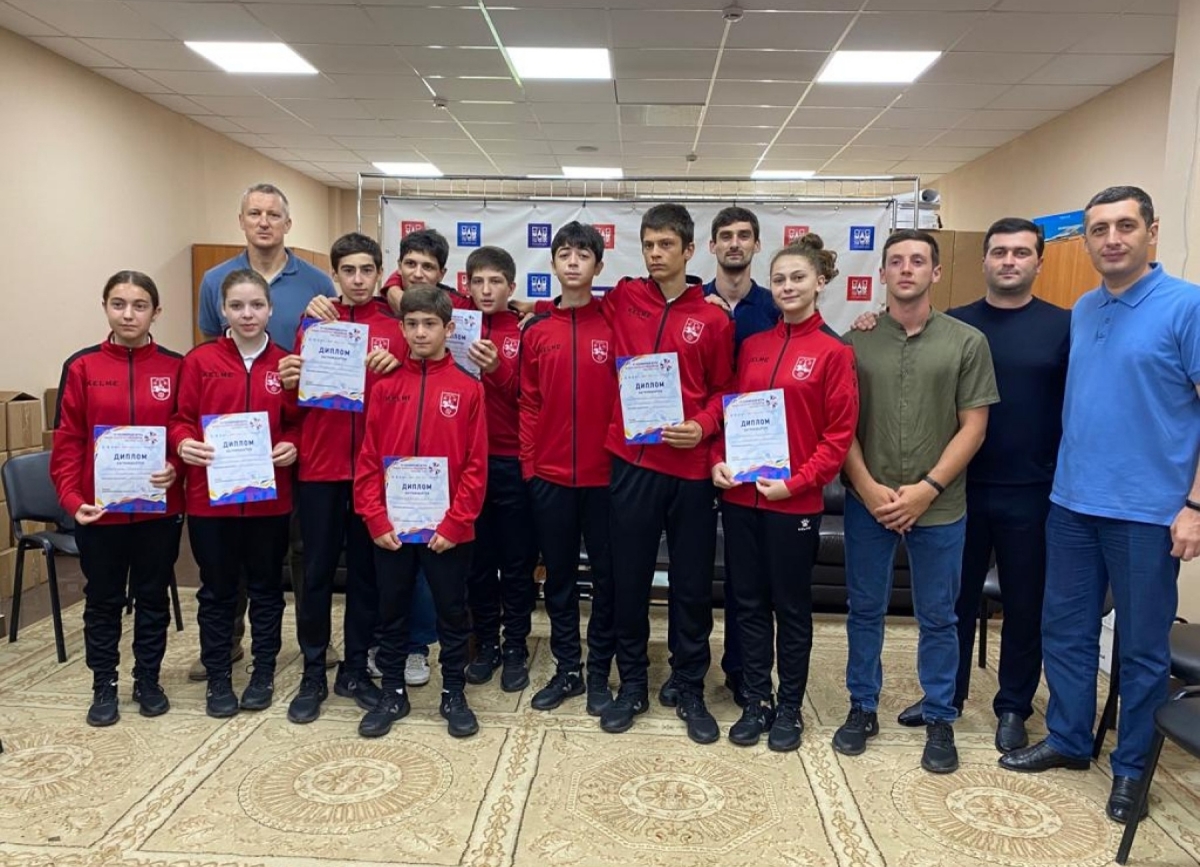 В представительстве Россотрудничества вручили дипломы  команде Абхазии, участвовавшей во Всемирных играх юных соотечественников,      