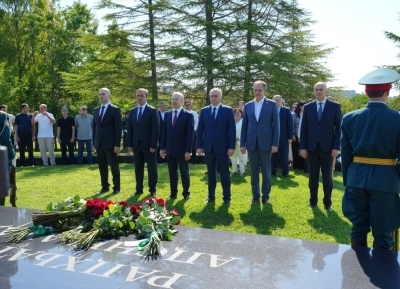 Аԥсны ахьыԥшымра жәларбжьаратәи азхаҵара амш аҽны Алада Ешыра ақыҭан имҩаԥысит Аԥсны раԥхьатәи ахада Владислав Арӡынба имемориал амҵан ашәҭшьыҵәрақәа рышьҭаҵара ацеремониа