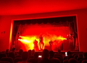 Абазатә театр атеатралтә қәгылара «Анапаҿы иаагам ауапа» («Непокоренная бурка») мҩаԥысит Гагра ақалақь аҿы.