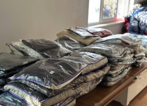 Более 900 комплектов зимней одежды отправит Общественная палата Абхазии жителям Донбасса