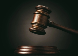 Сухумский городской суд избрал меру пресечения в виде заключения под стражу в отношении подозреваемых в стрельбе в Сухуме 11 ноября.