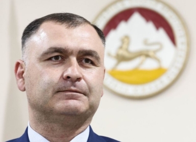 Президент Южной Осетии поздравил президента и народ Абхазии с праздником Пасхи