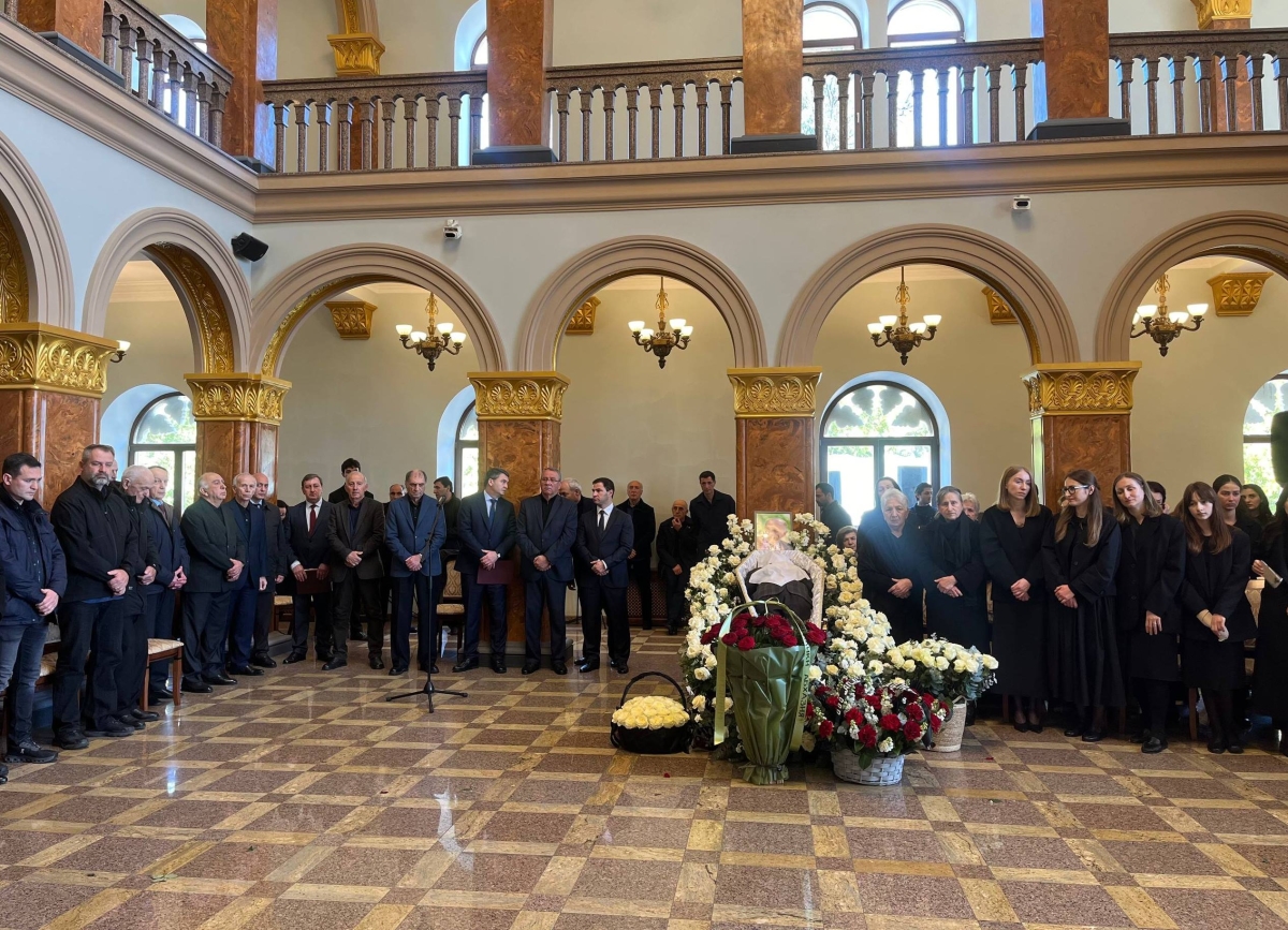 В Сухуме простились с государственным и общественным деятелем, писателем Владимиром Зантариа