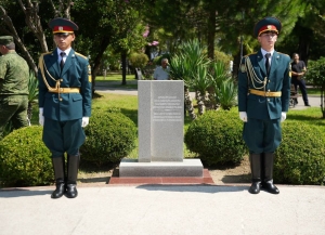В Парке Славы в Сухуме заложили камень на месте будущего памятника воинам-добровольцам