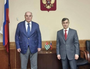 Бжания и Нургалиев обсудили безопасность туристов из РФ в Абхазии в наступающем сезоне