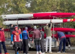 Команда Алтайского края по гребле на байдарках и каноэ тренируется на водохранилище «Речх»