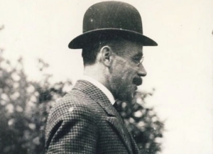 Вячеслав Чирикба готовит к изданию каталог работ художника Александра Чачба